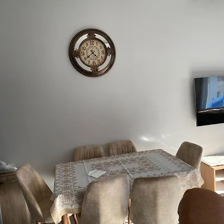 Lejlighed Newly Renovated Flat,New Furniture, Stunning View