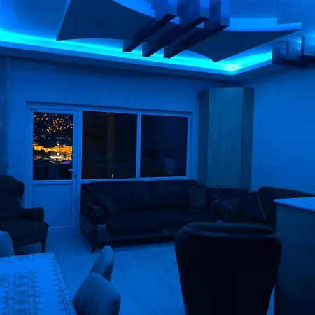 Lejlighed Newly Renovated Flat,New Furniture, Stunning View *